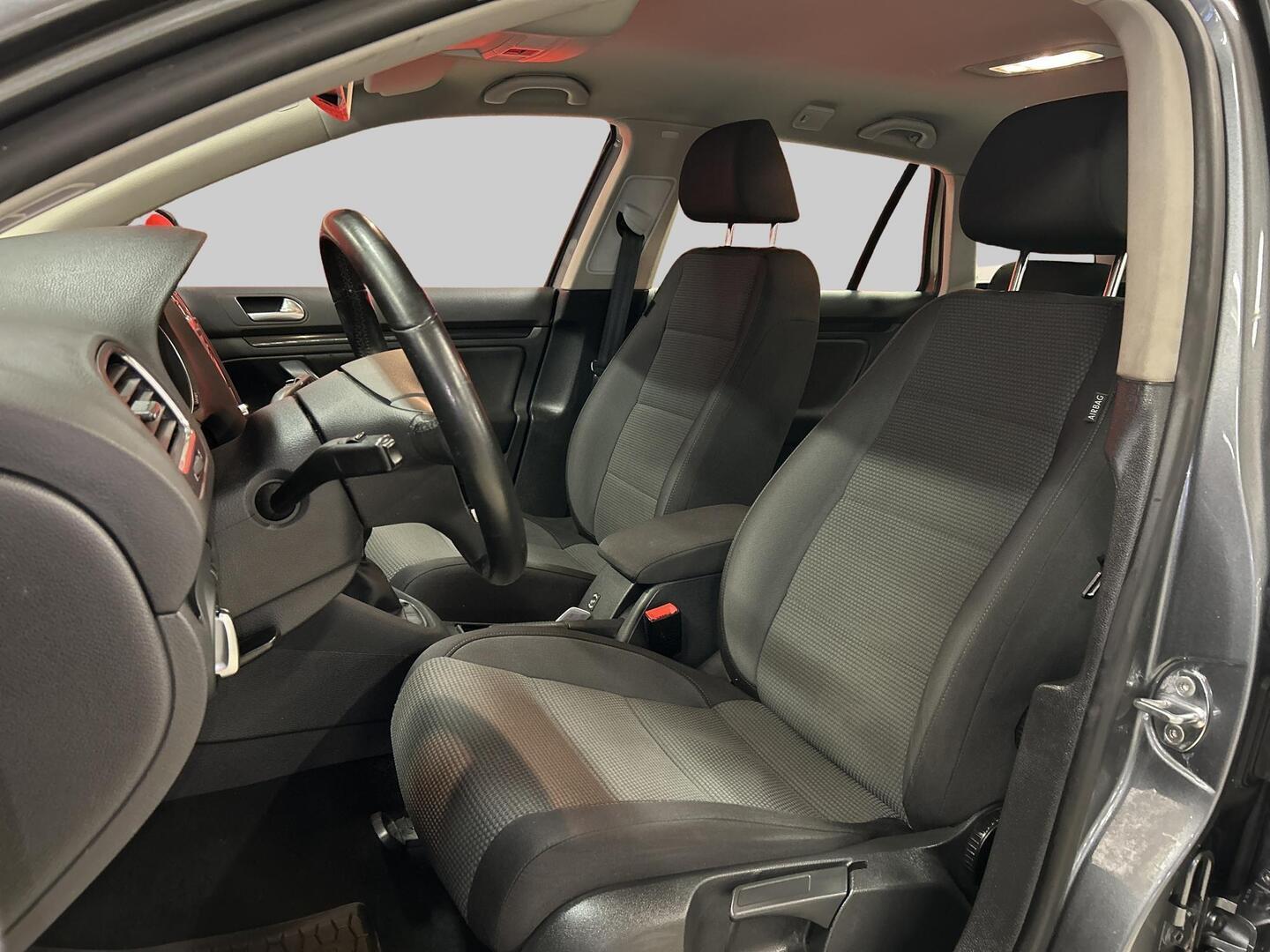 VOLKSWAGEN Golf 2013