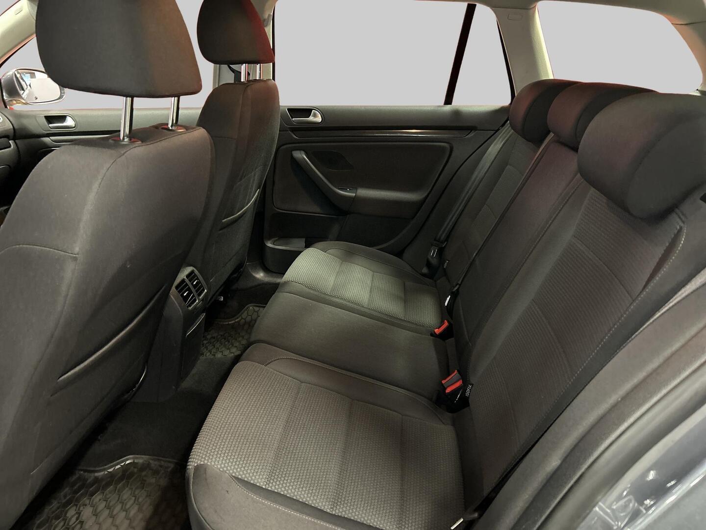 VOLKSWAGEN Golf 2013