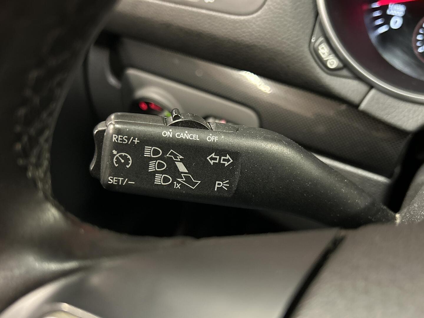 VOLKSWAGEN Golf 2013