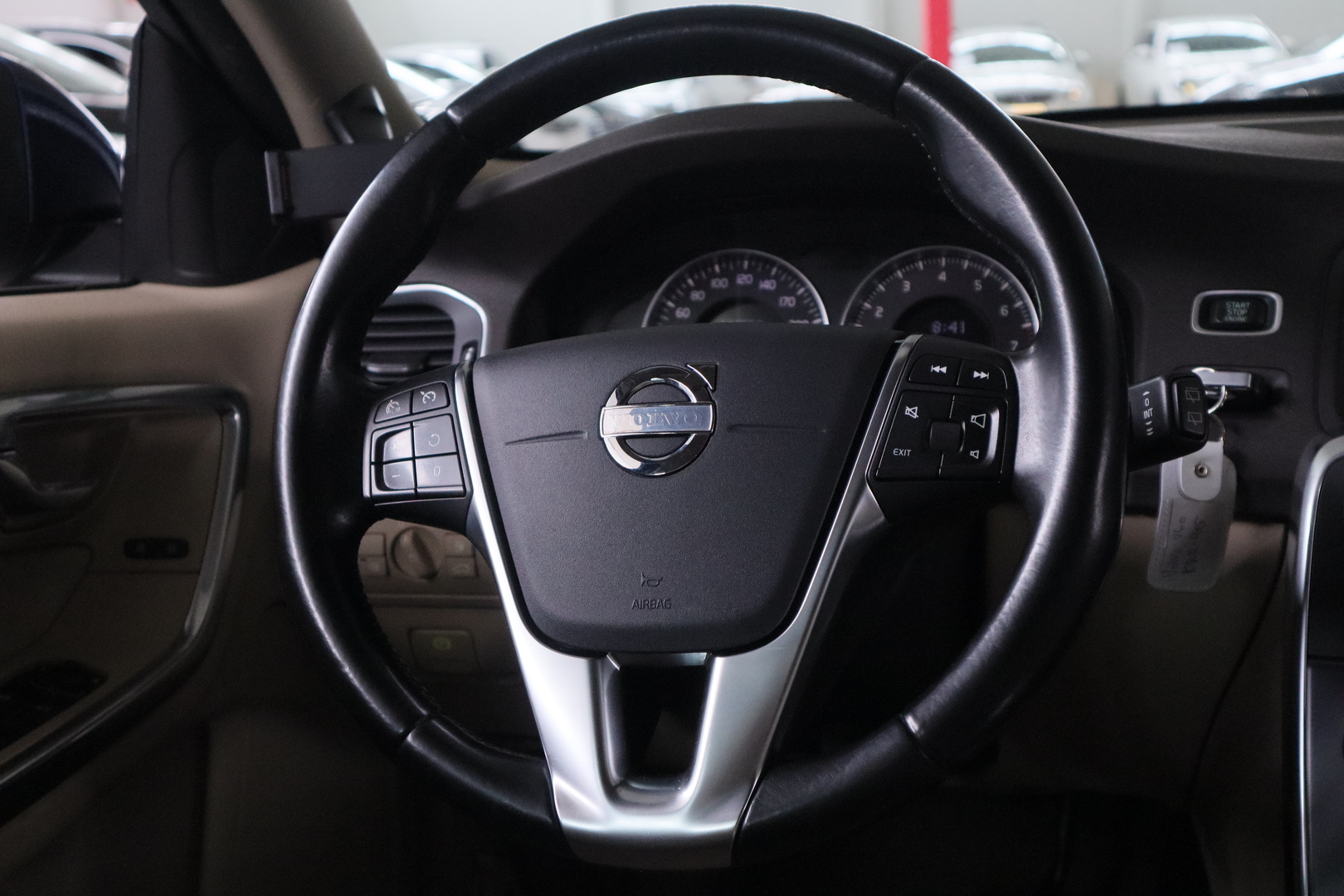 VOLVO V60 2012