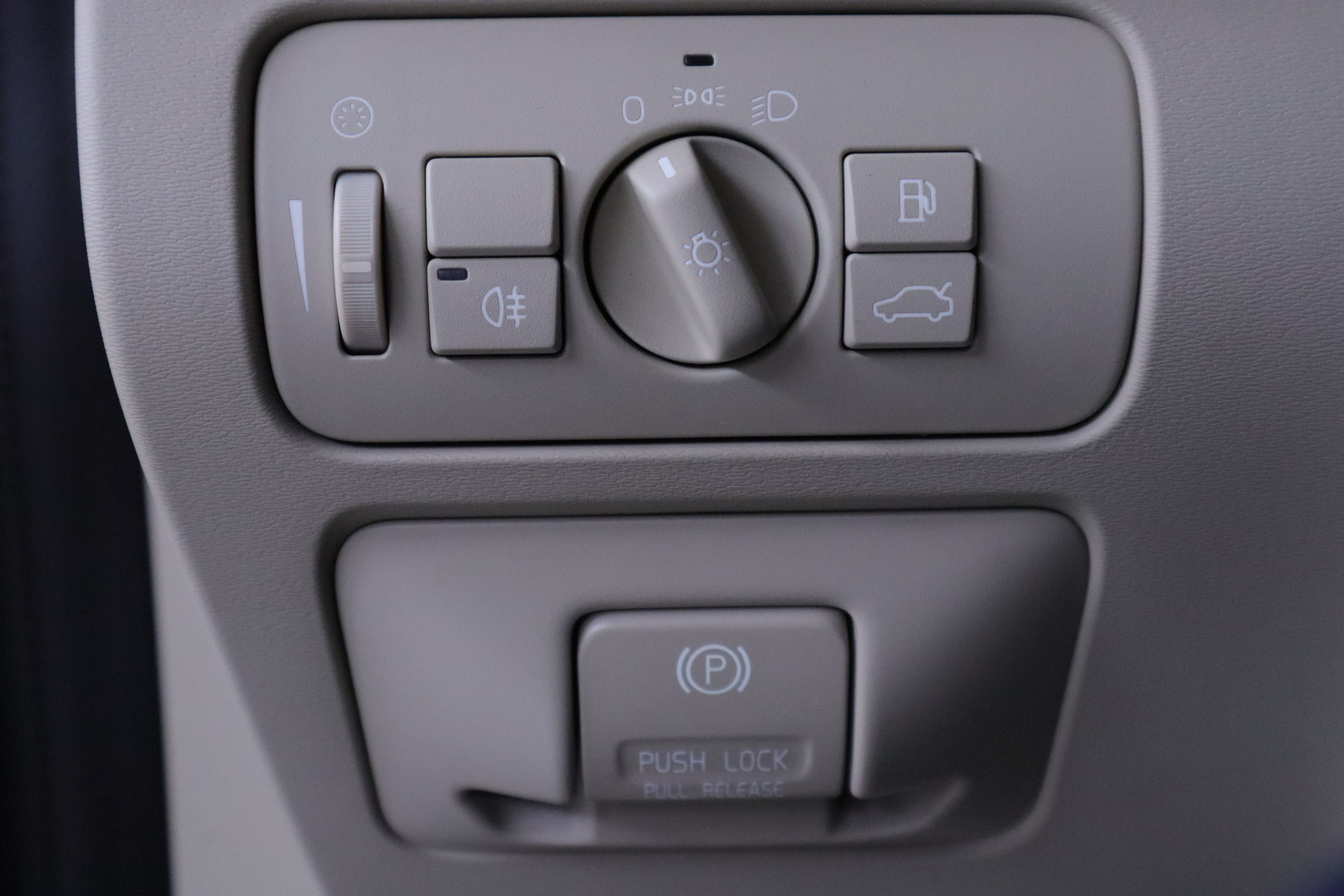 VOLVO V60 2012