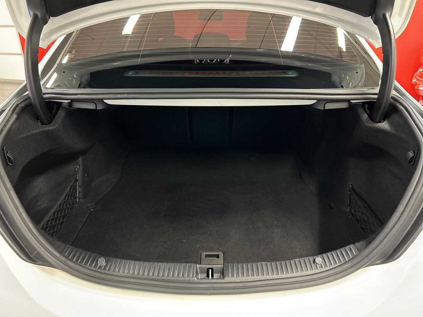 MERCEDES-BENZ C 2019