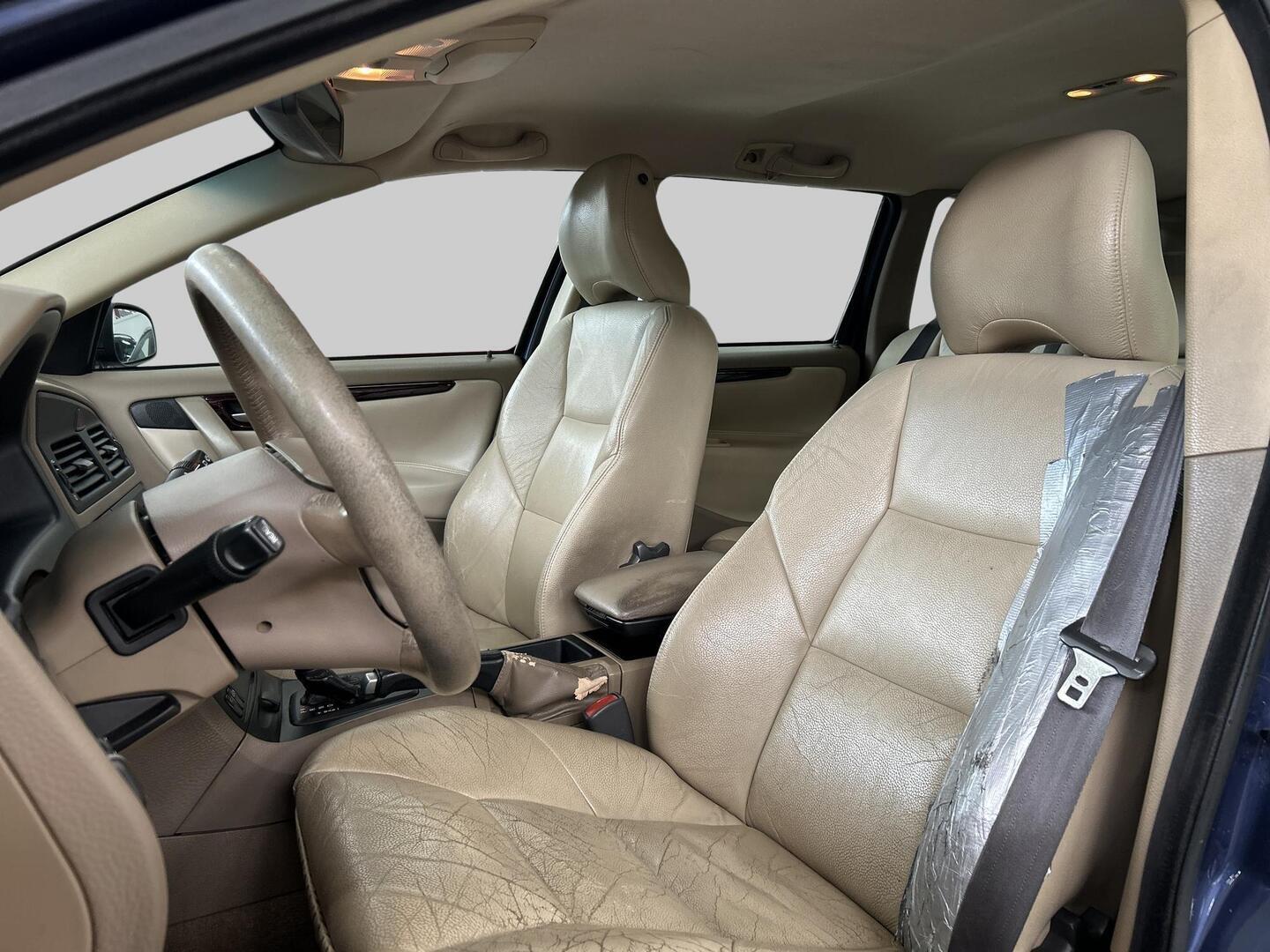 VOLVO V70 2003