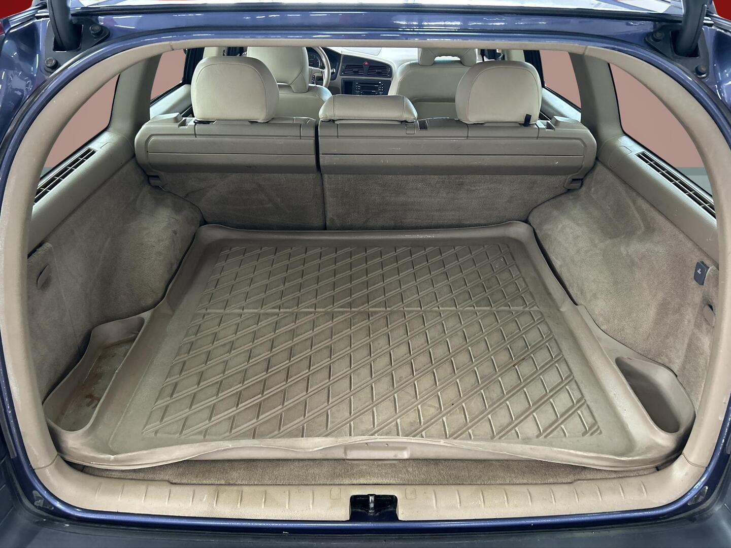 VOLVO V70 2003