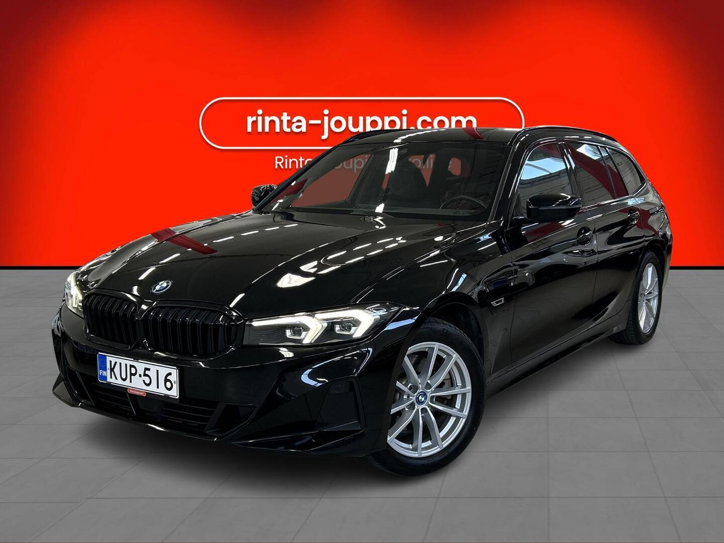 BMW 330 2023