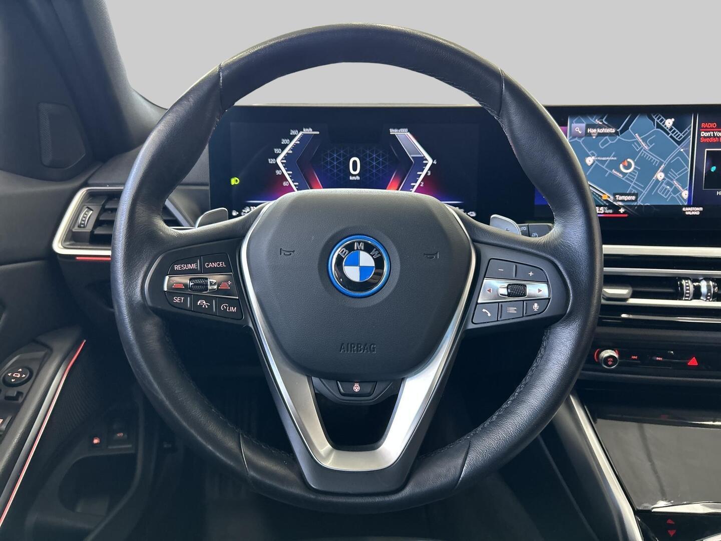 BMW 330 2023