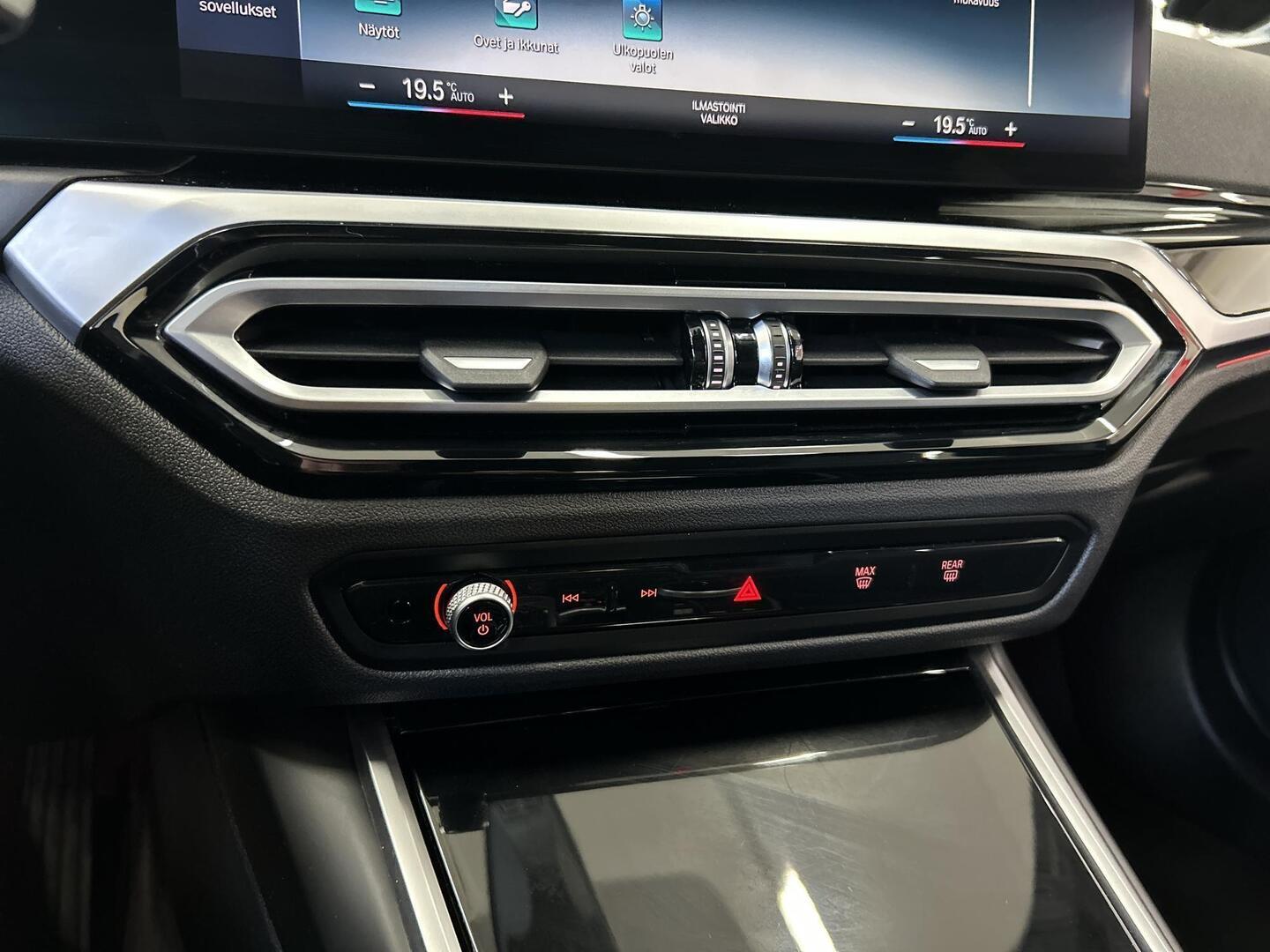 BMW 330 2023