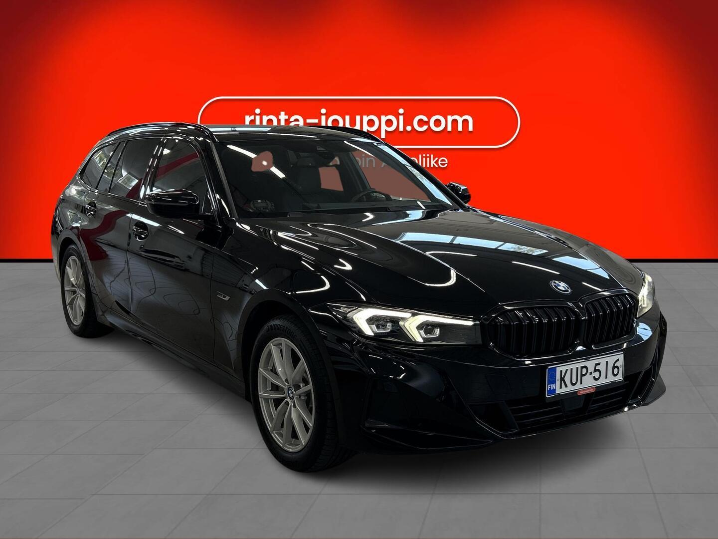 BMW 330 2023