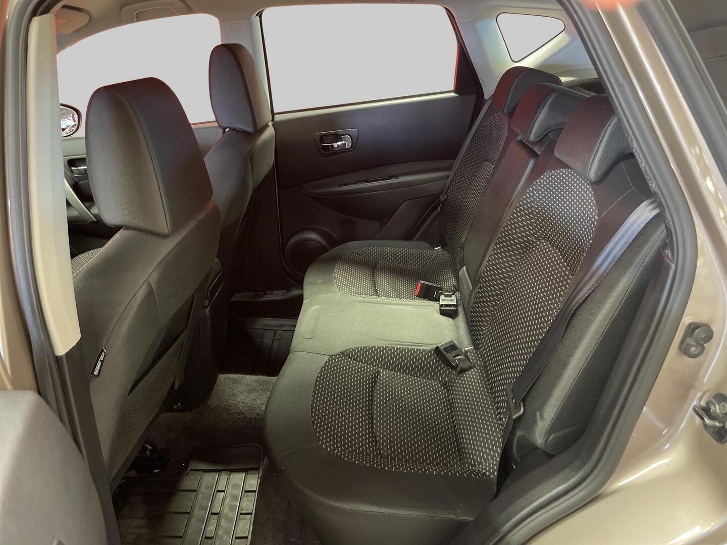 NISSAN Qashqai 2010