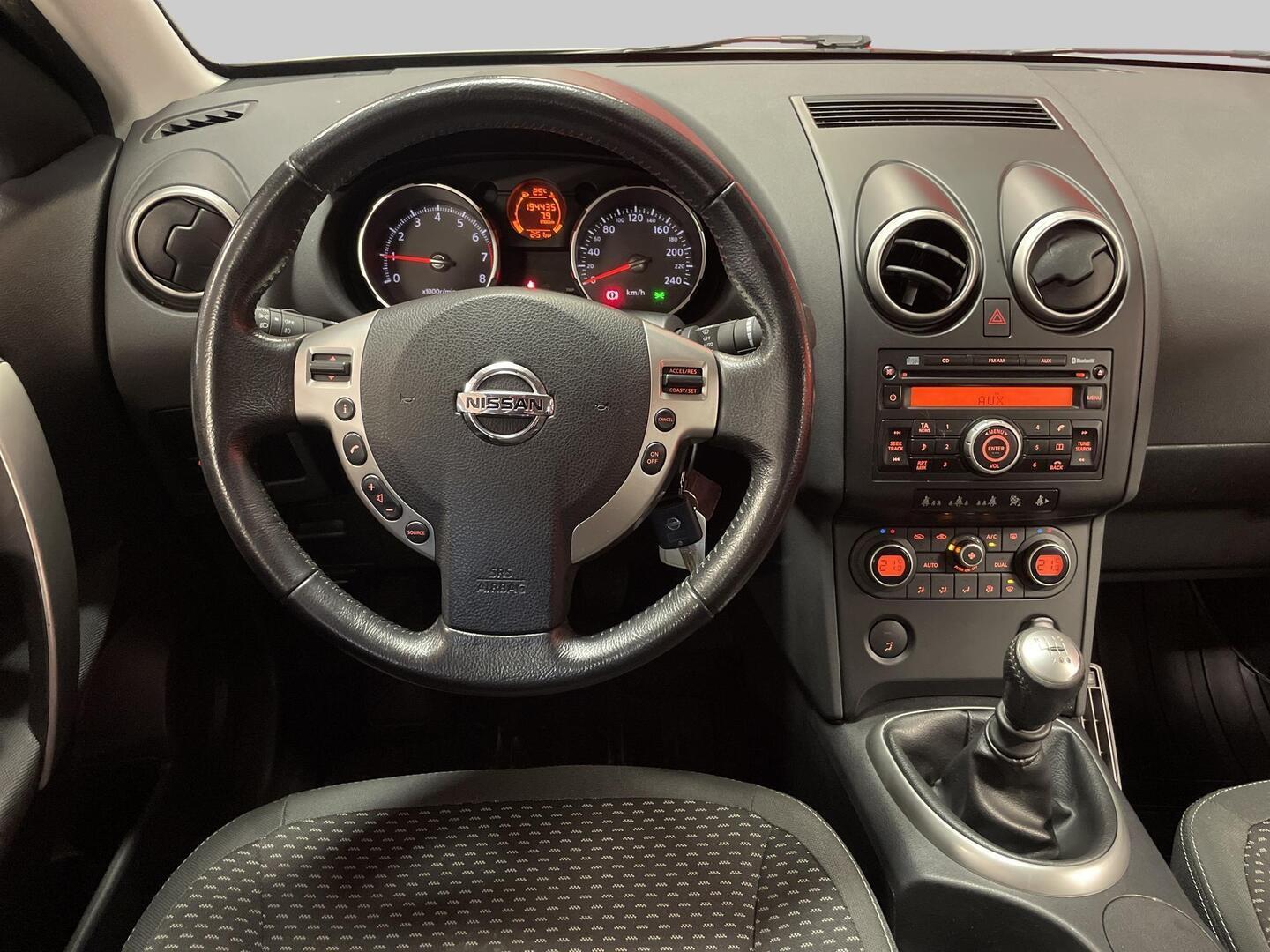 NISSAN Qashqai 2010