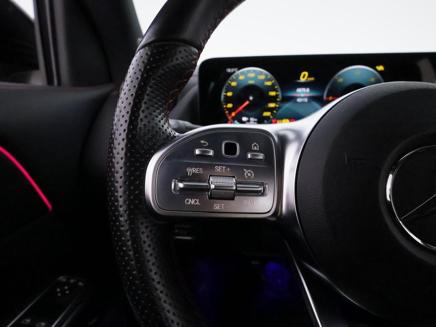 MERCEDES-BENZ EQA 2022