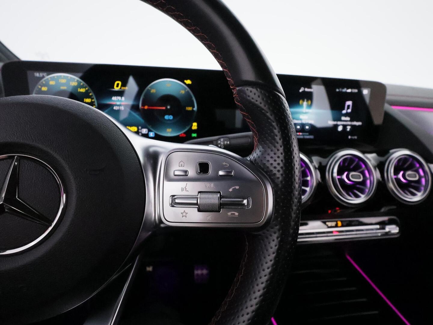 MERCEDES-BENZ EQA 2022