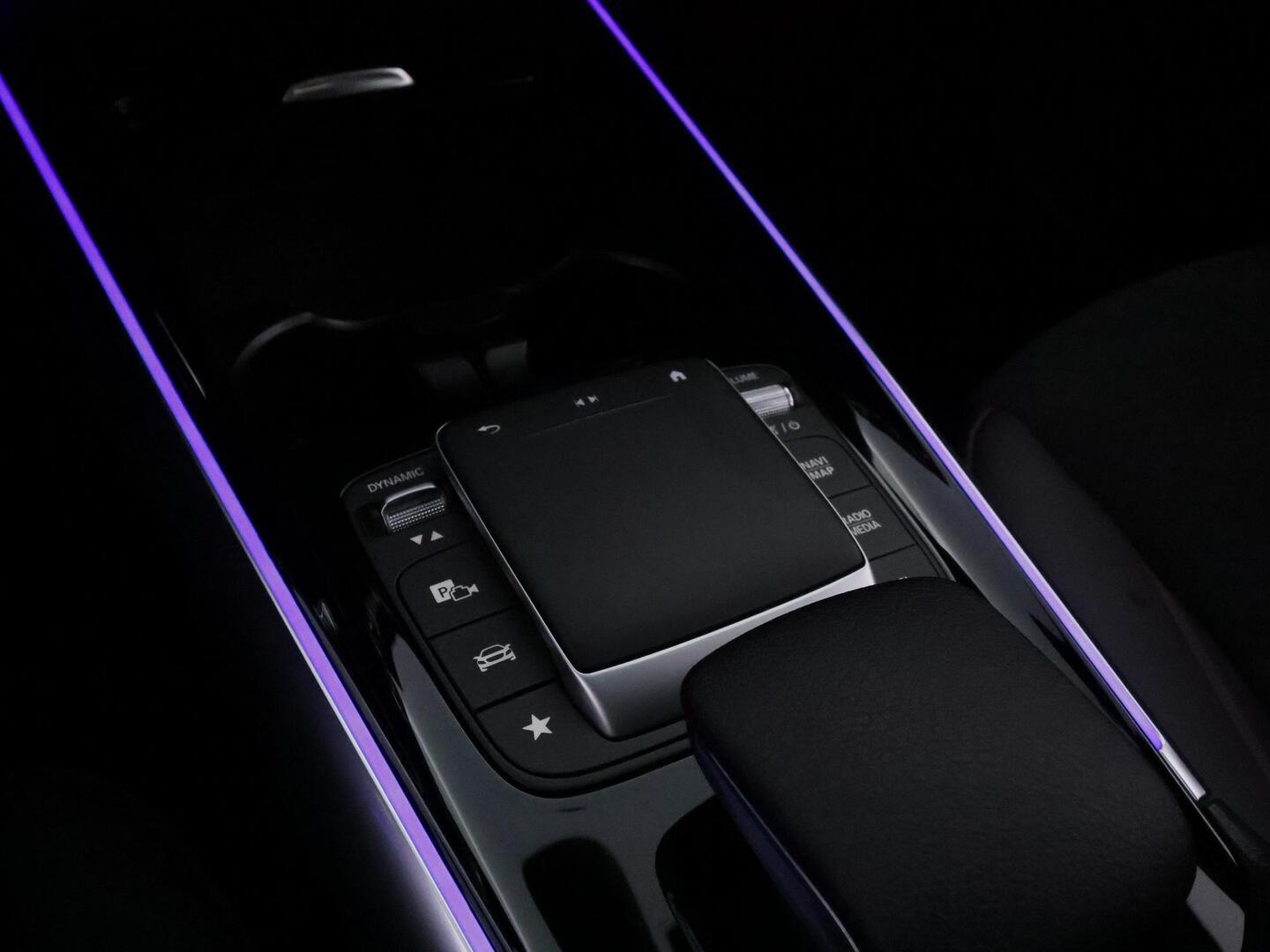 MERCEDES-BENZ EQA 2022