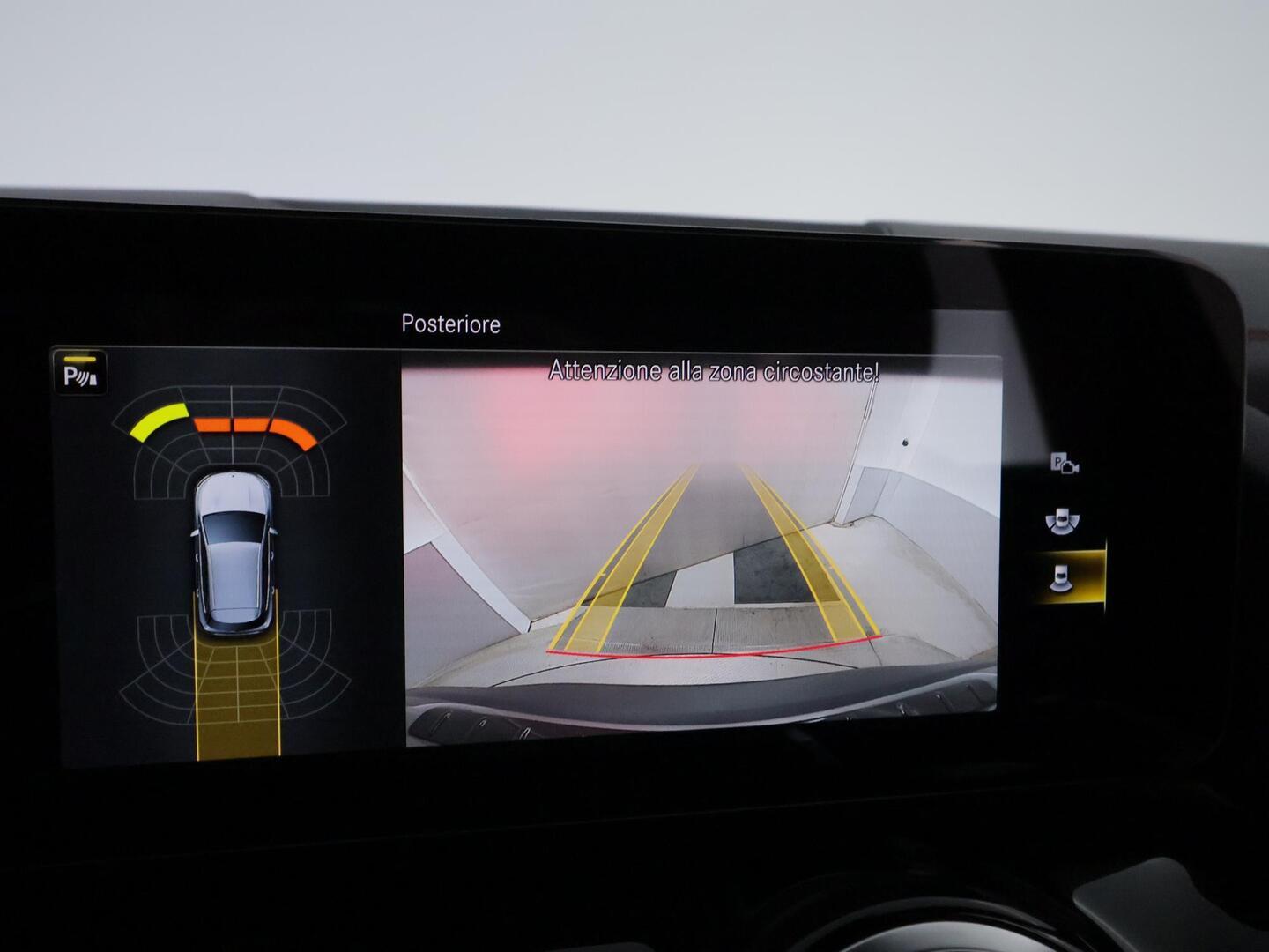 MERCEDES-BENZ EQA 2022