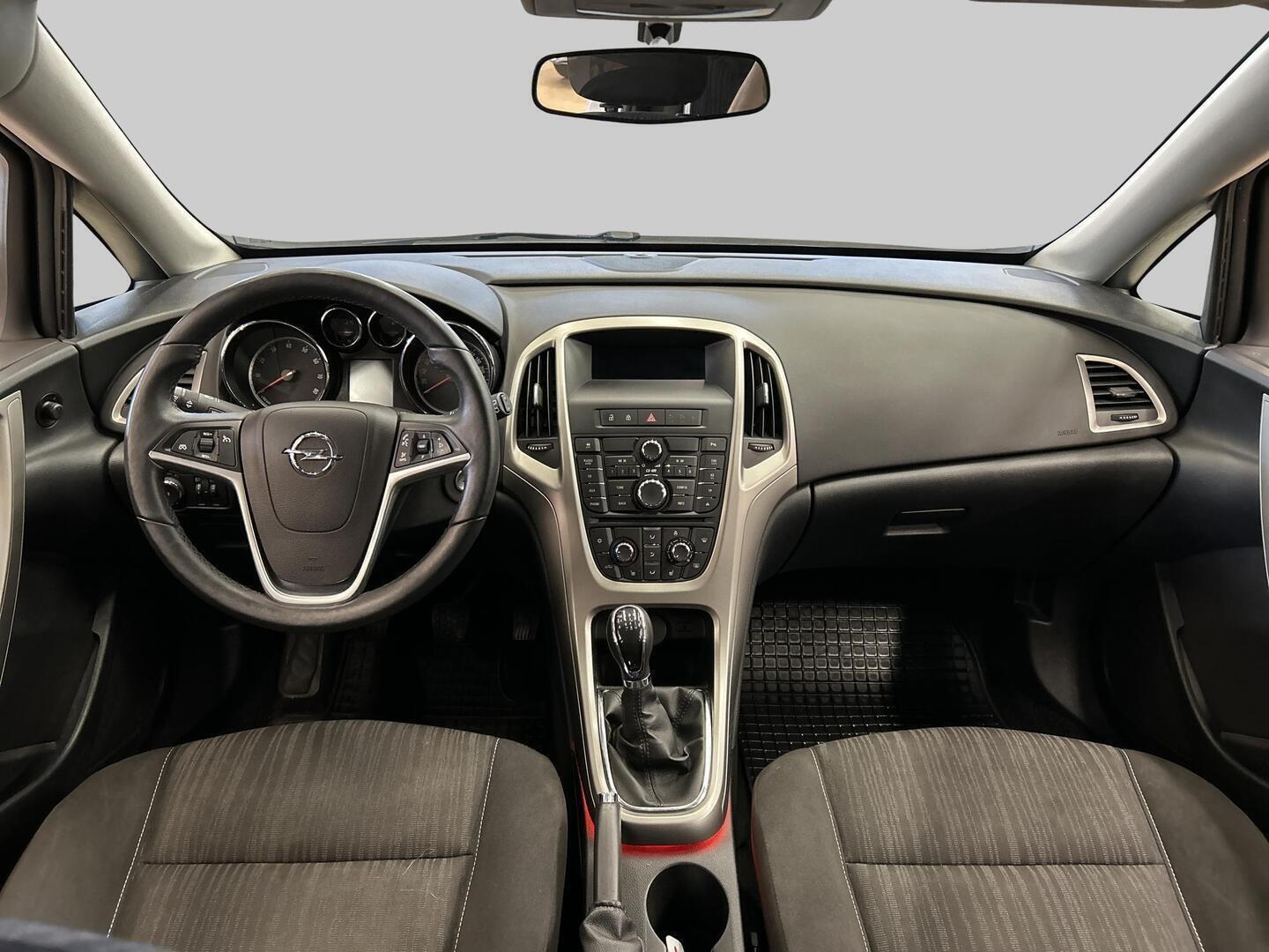 OPEL Astra 2012