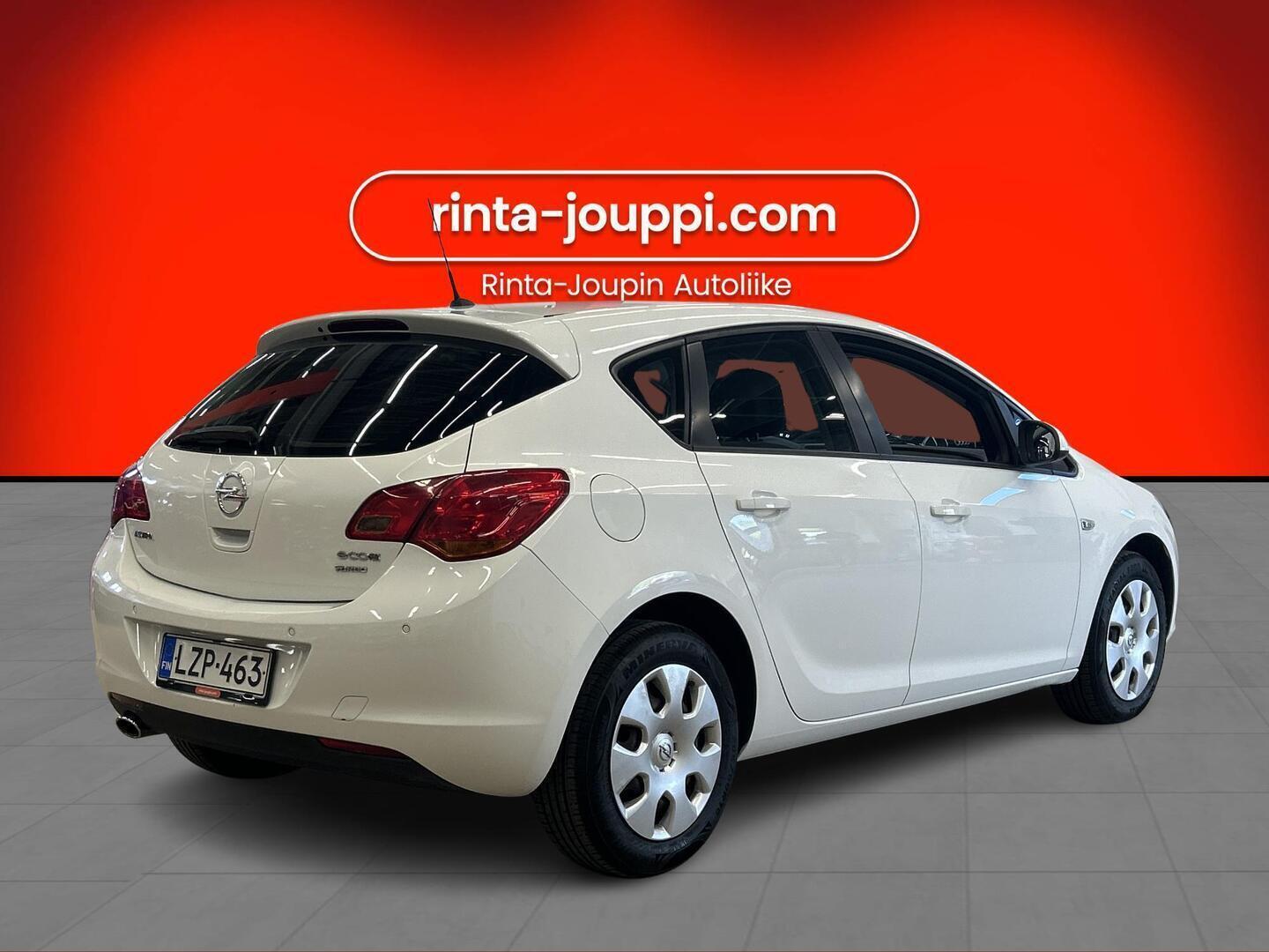OPEL Astra 2012