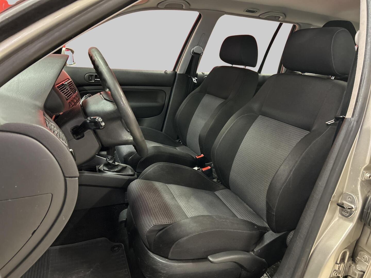 VOLKSWAGEN Golf Variant 2005