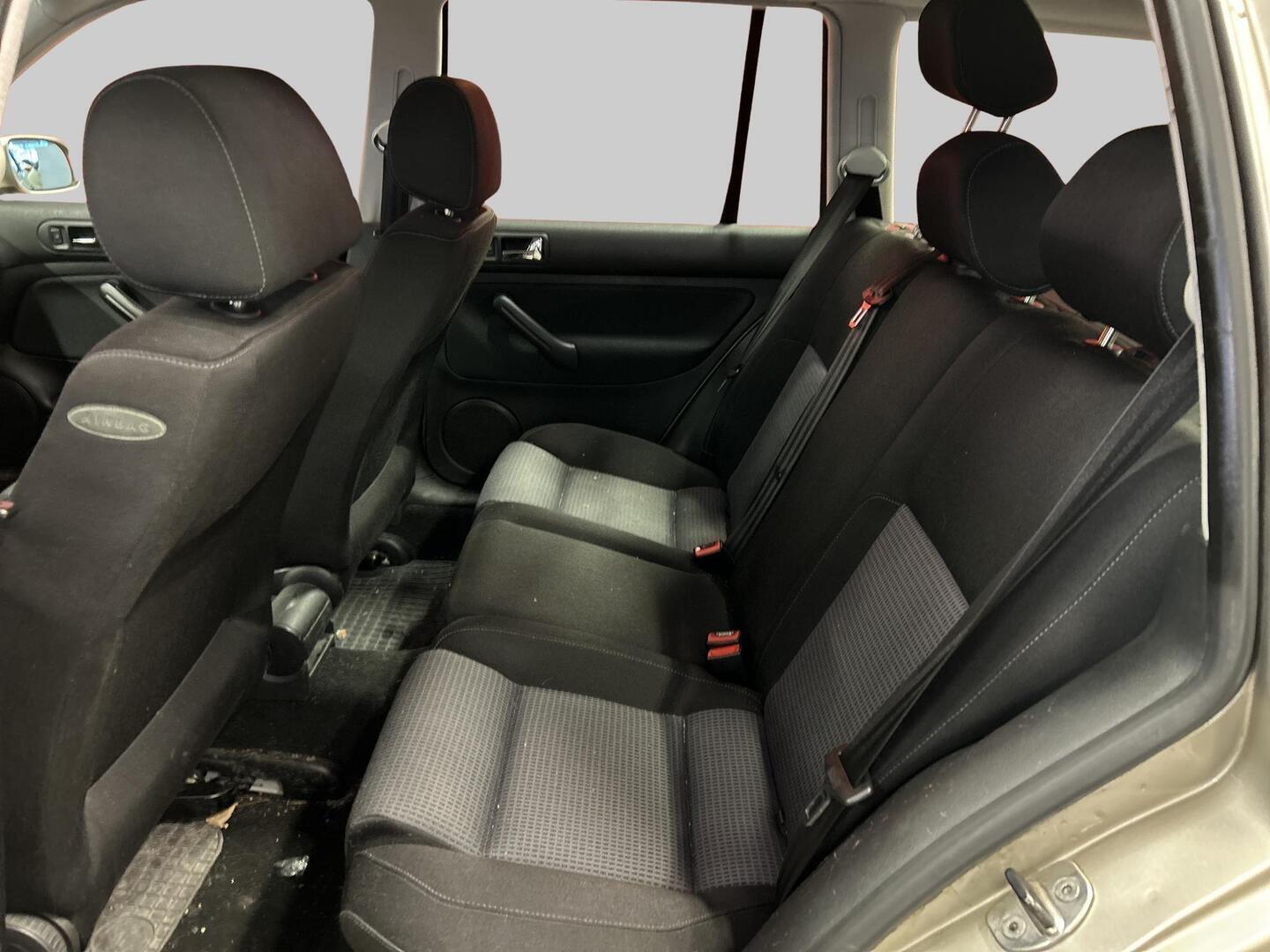 VOLKSWAGEN Golf Variant 2005