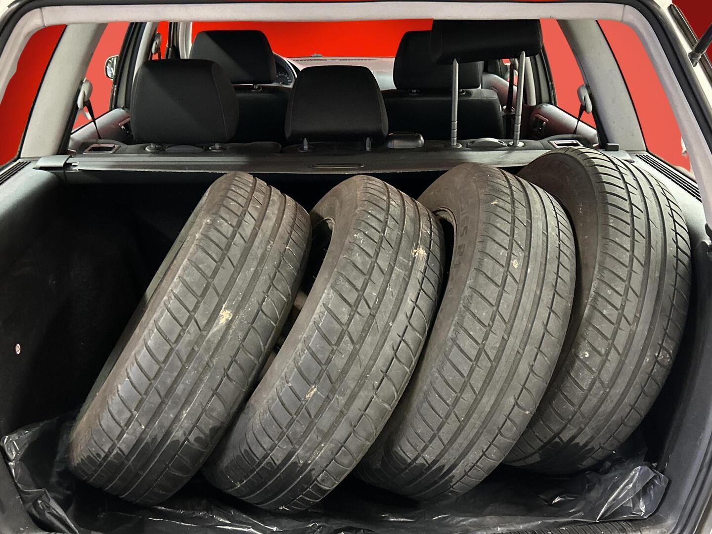 VOLKSWAGEN Golf Variant 2005