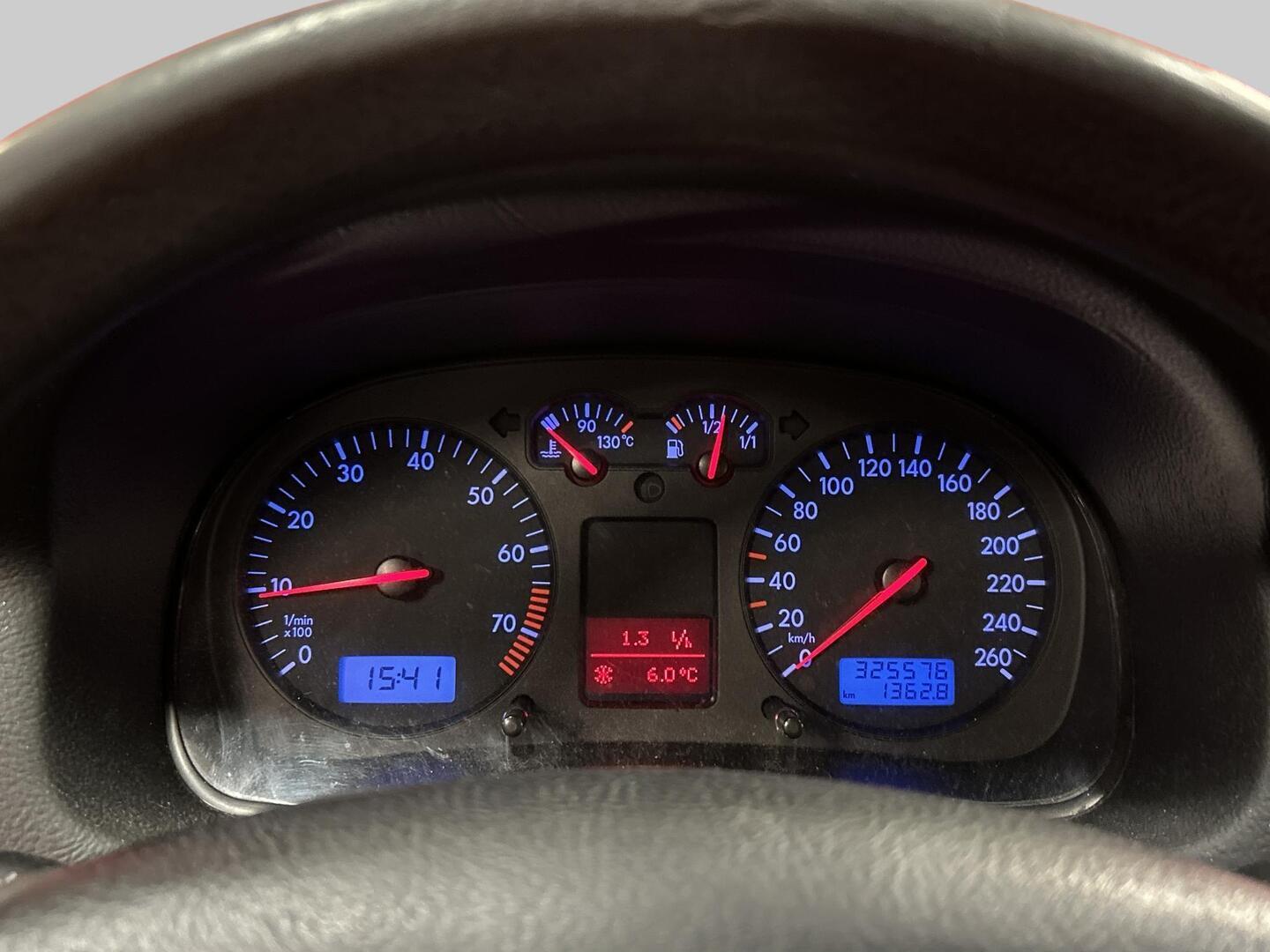 VOLKSWAGEN Golf Variant 2005