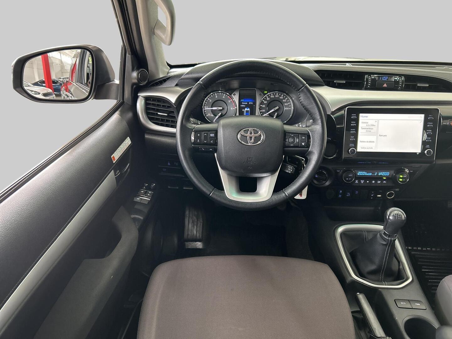 TOYOTA Hilux 2023