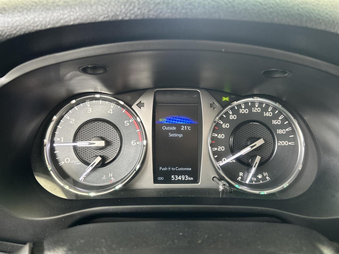 TOYOTA Hilux 2023