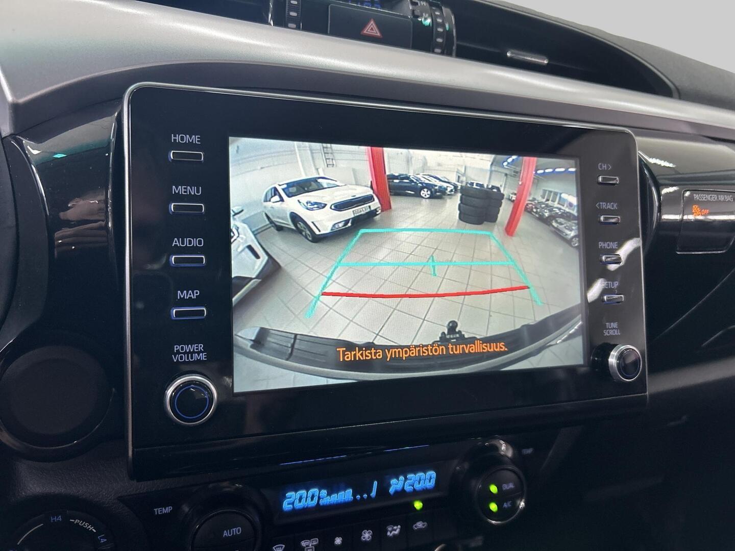 TOYOTA Hilux 2023