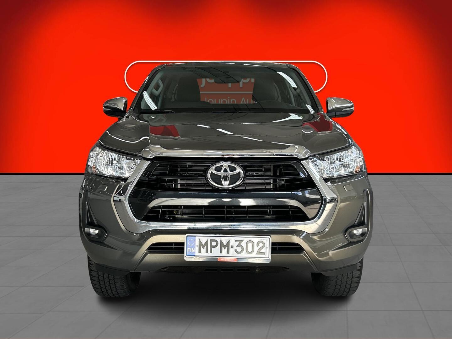 TOYOTA Hilux 2023