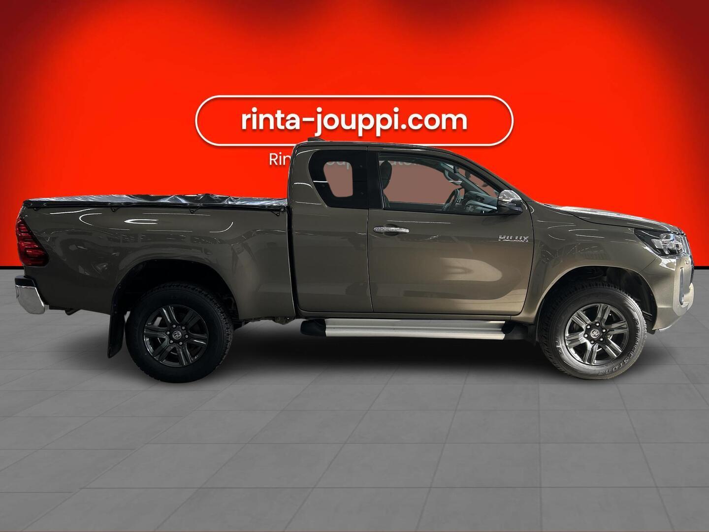 TOYOTA Hilux 2023
