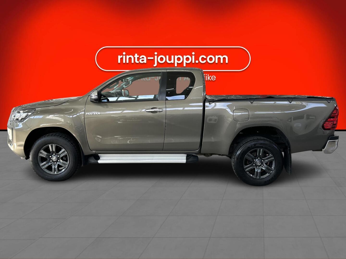 TOYOTA Hilux 2023