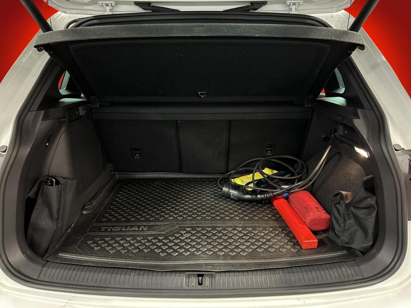 VOLKSWAGEN Tiguan 2021