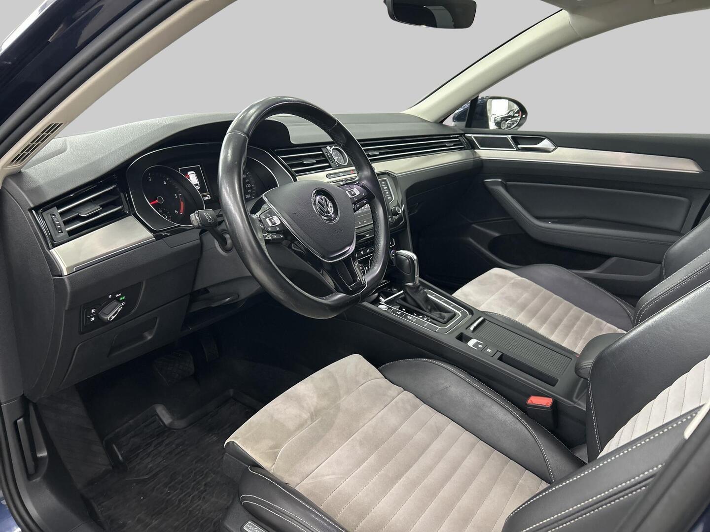 VOLKSWAGEN Passat 2016
