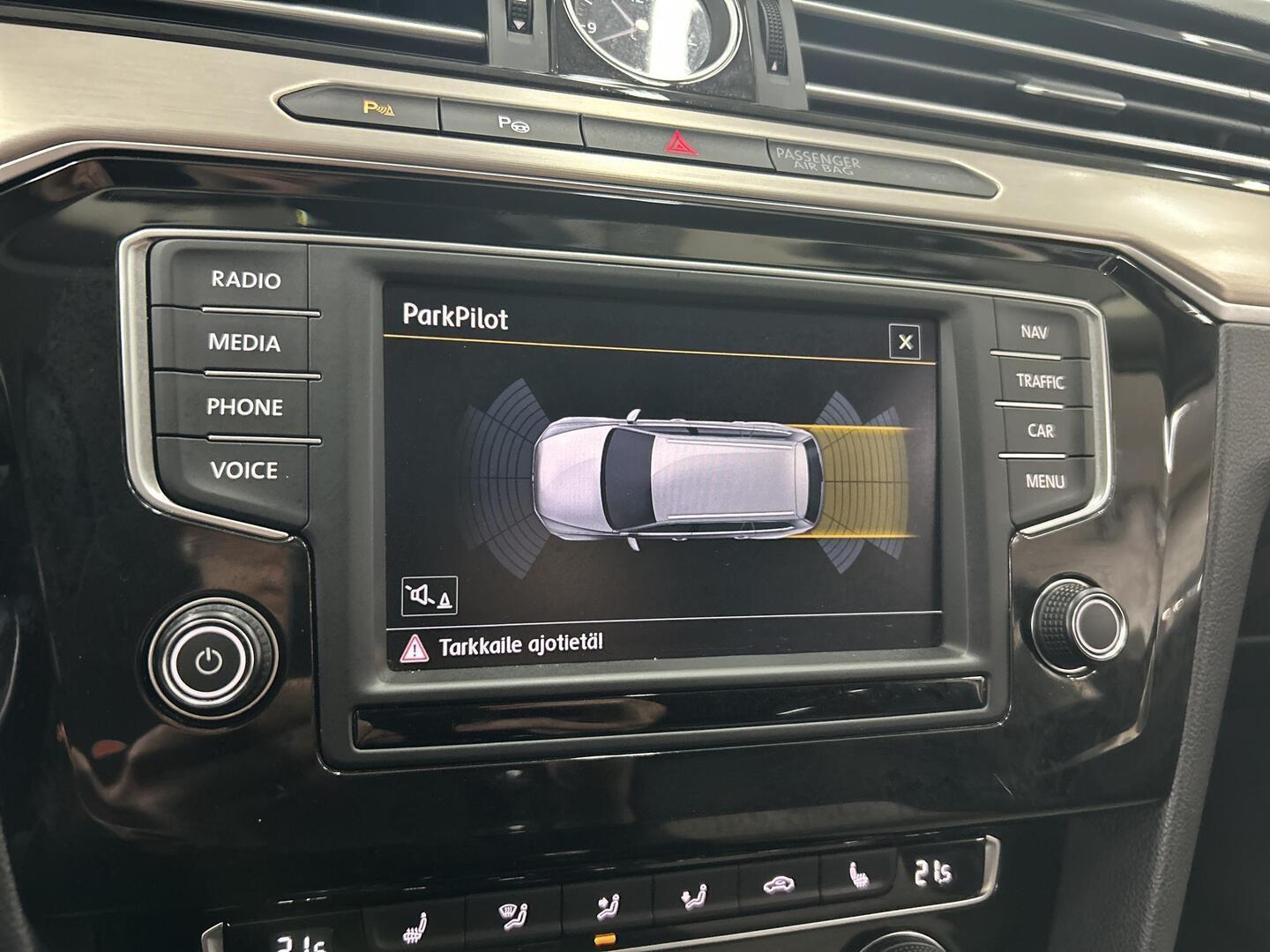VOLKSWAGEN Passat 2016