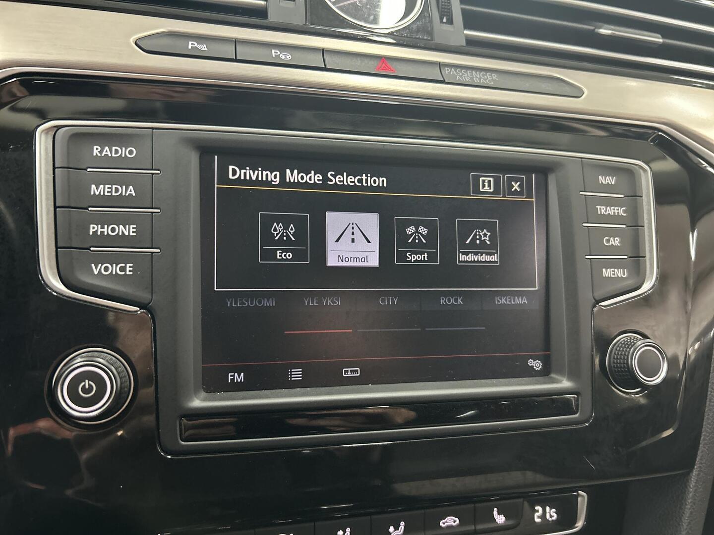 VOLKSWAGEN Passat 2016
