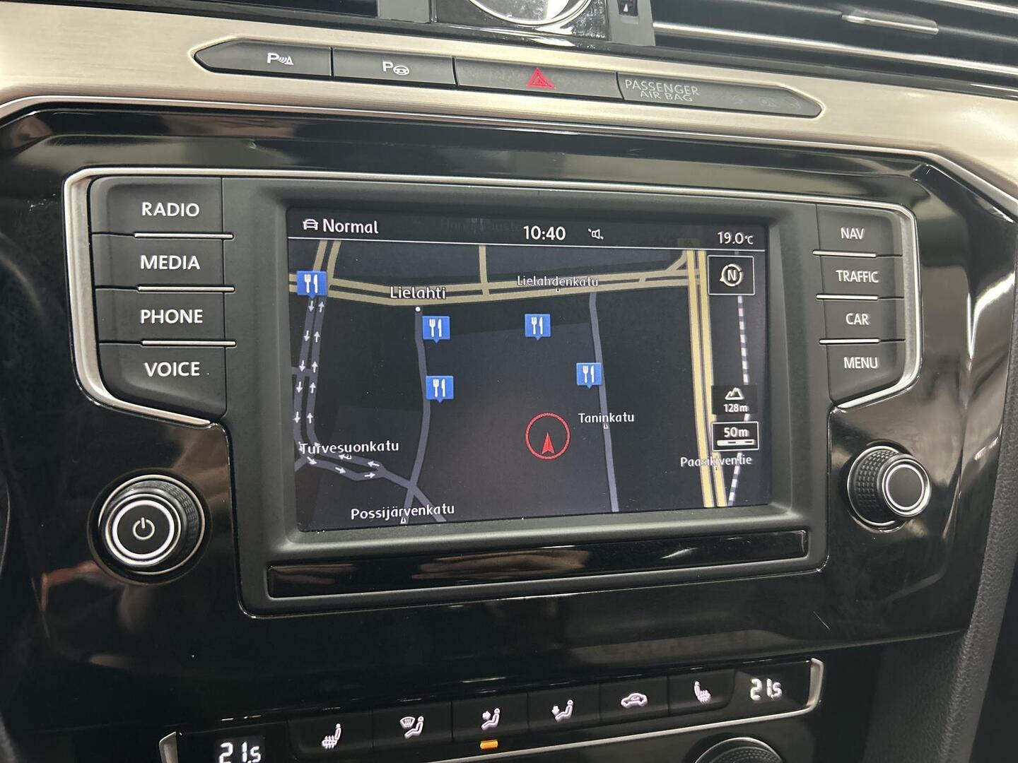 VOLKSWAGEN Passat 2016
