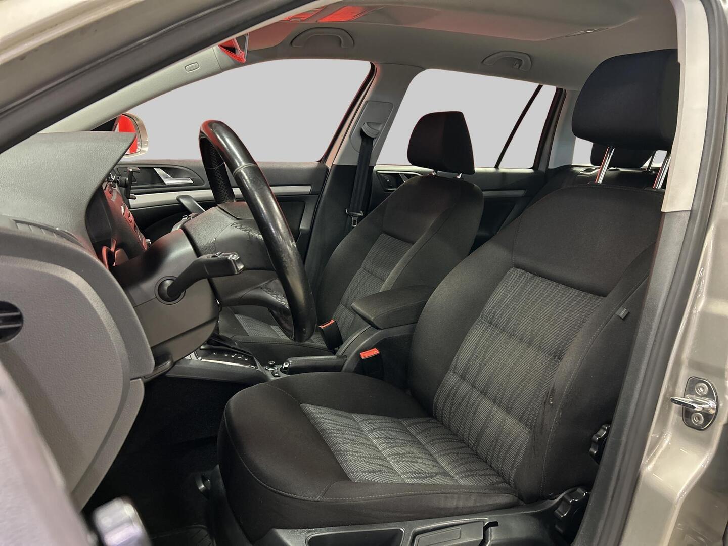 SKODA Octavia 2012