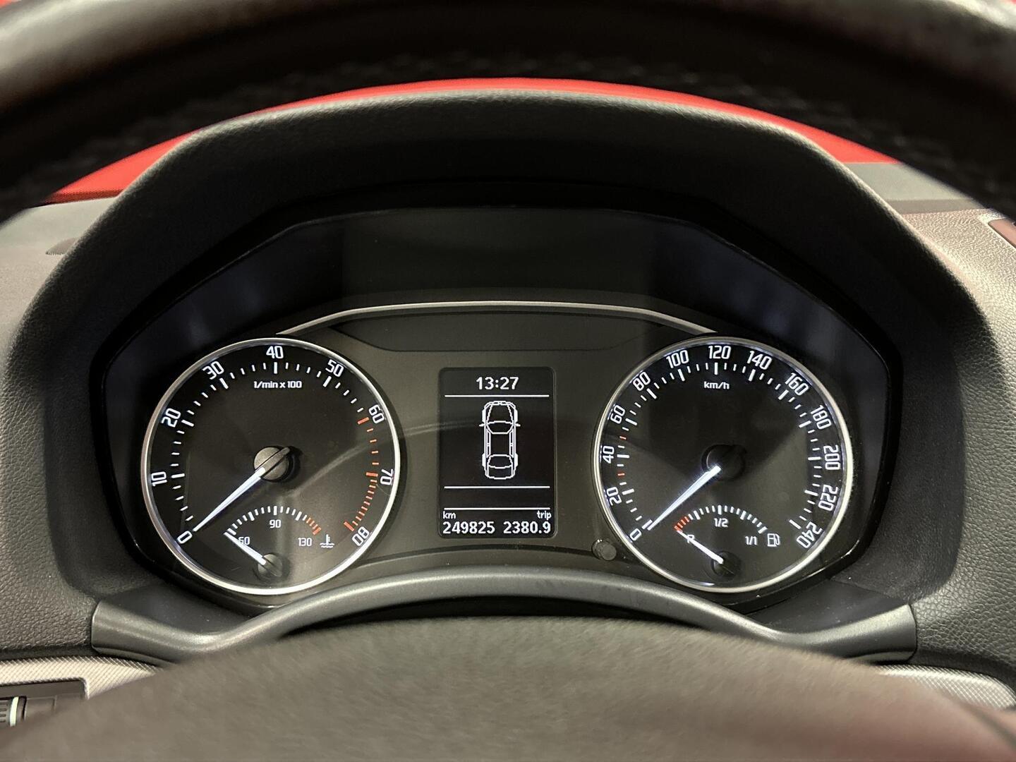 SKODA Octavia 2012