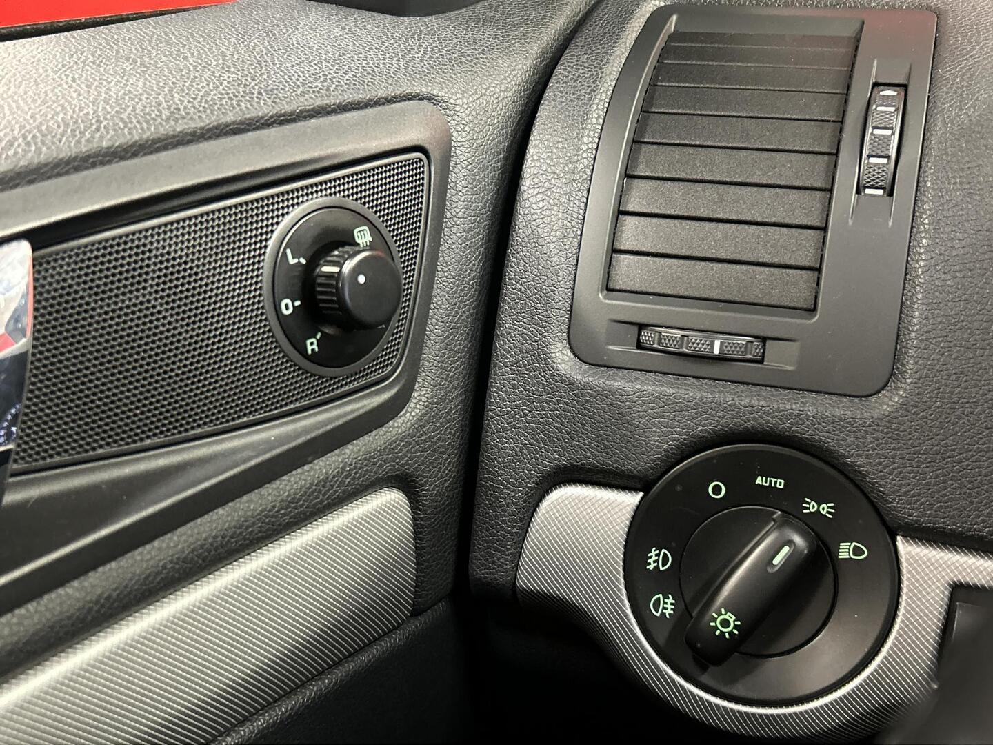 SKODA Octavia 2012