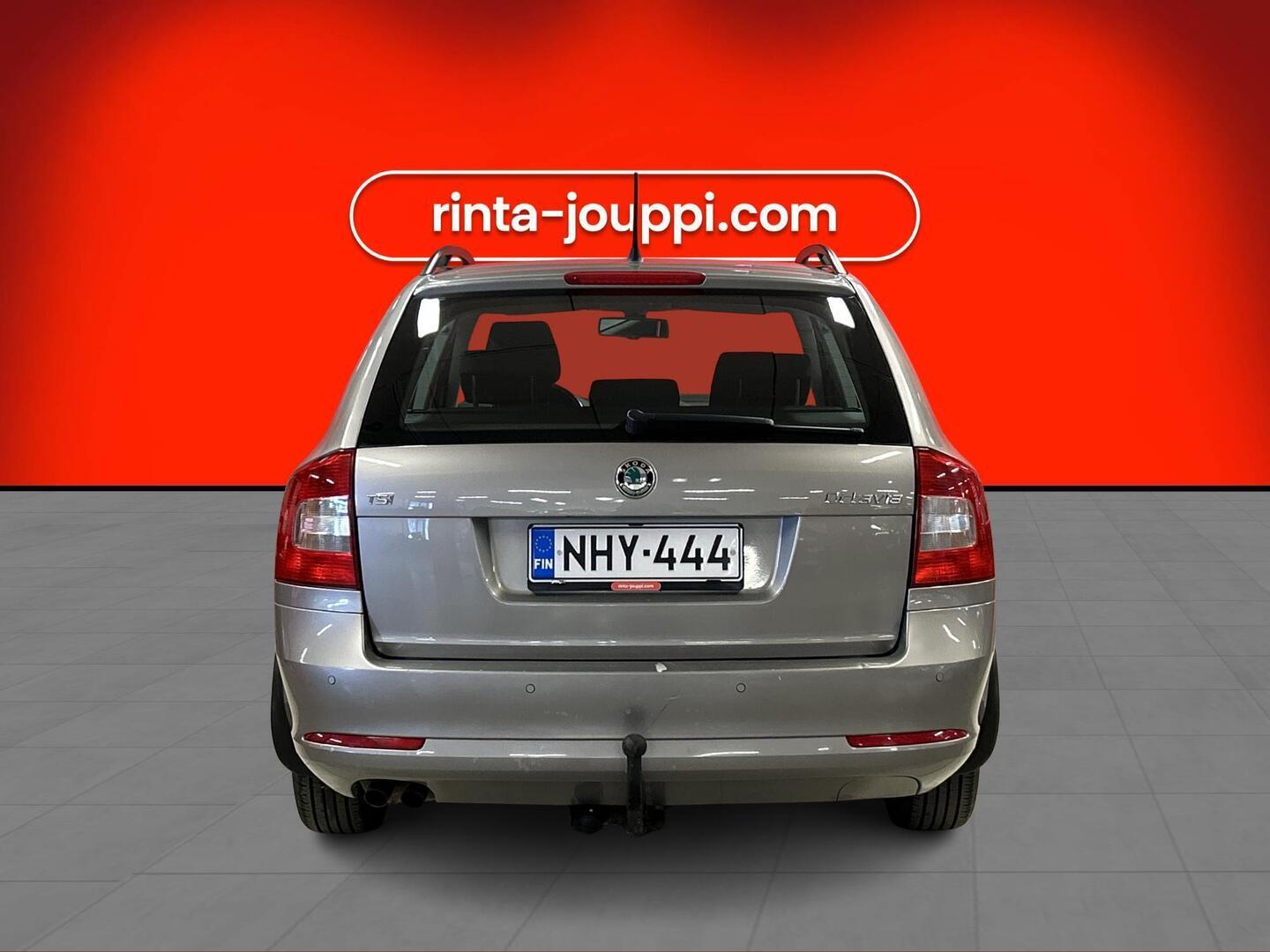 SKODA Octavia 2012