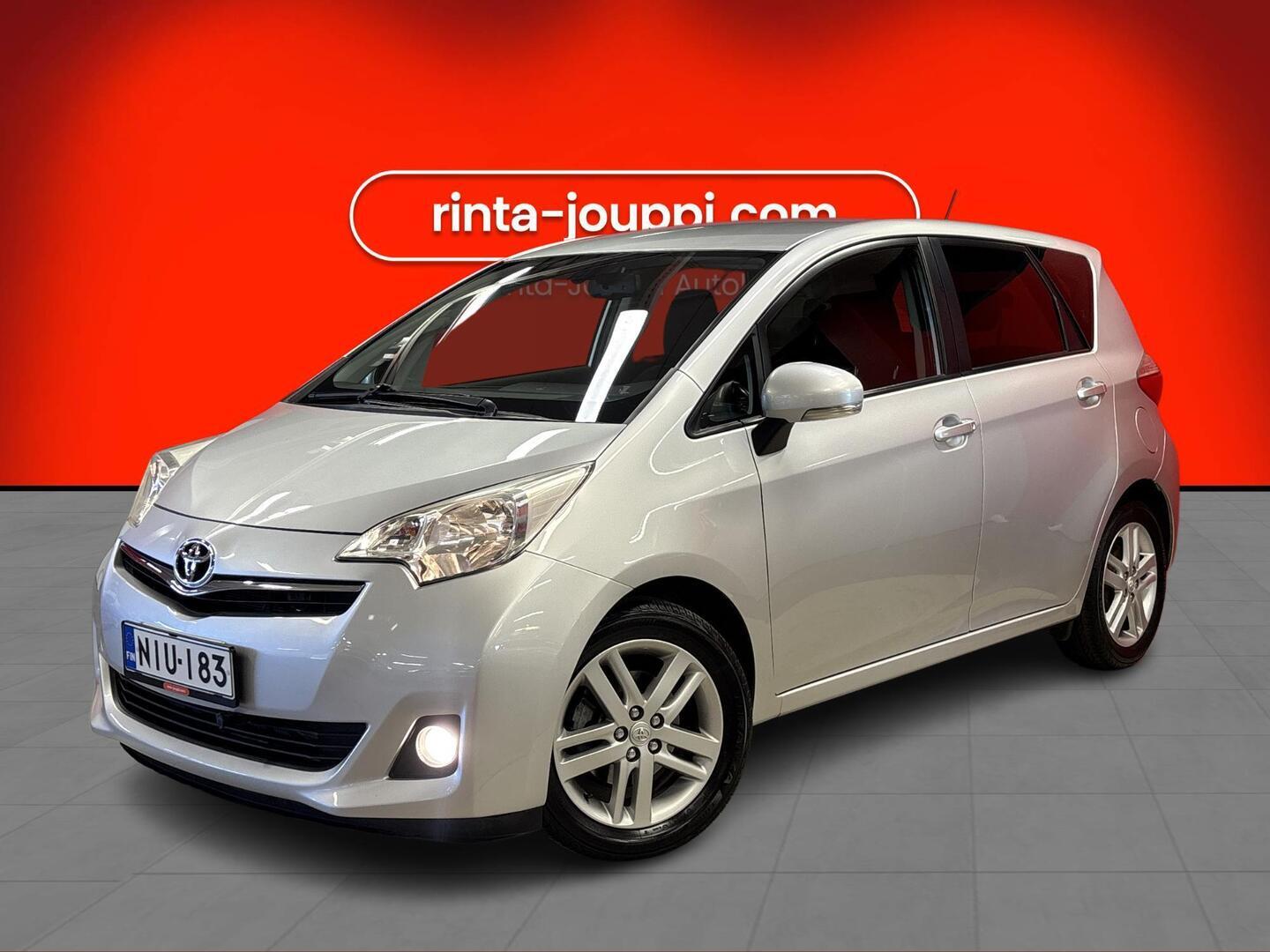 TOYOTA Verso-S 2012