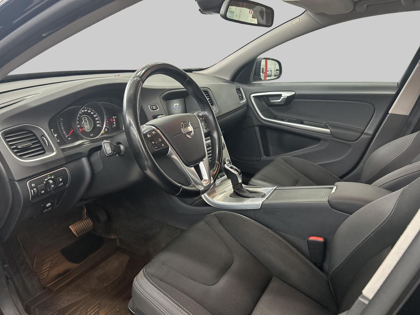 VOLVO V60 2014