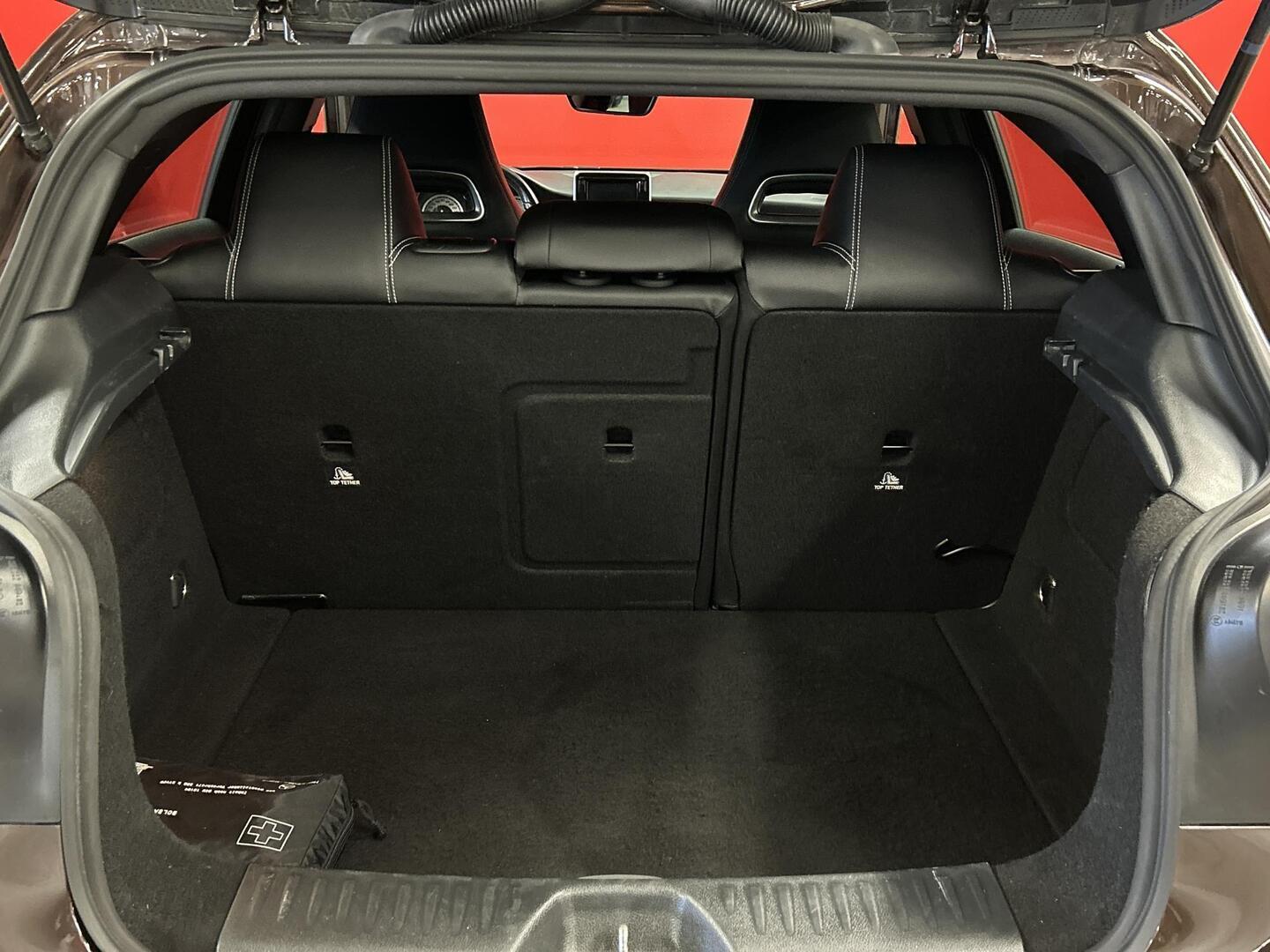 MERCEDES-BENZ A 2015