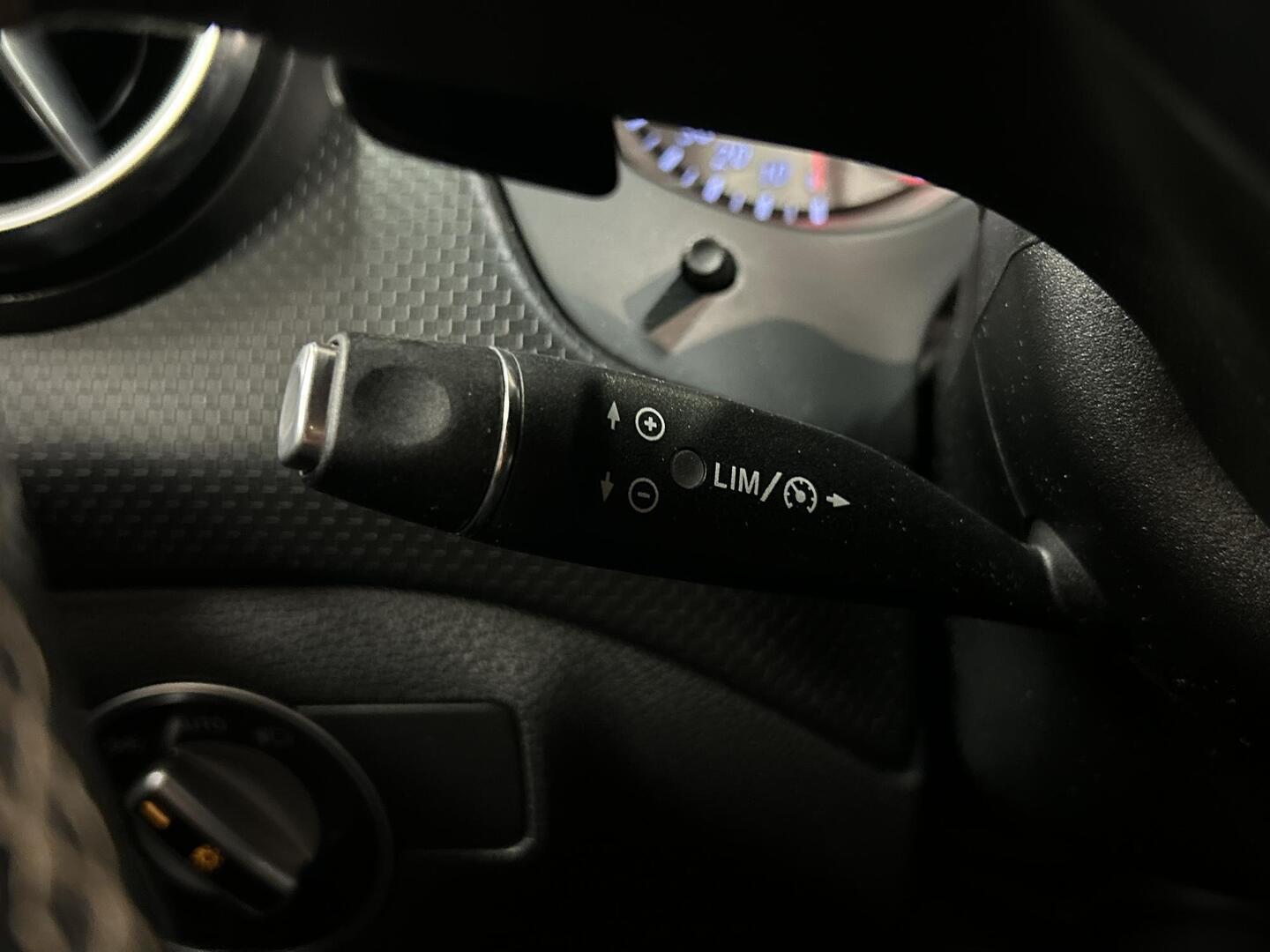 MERCEDES-BENZ A 2015
