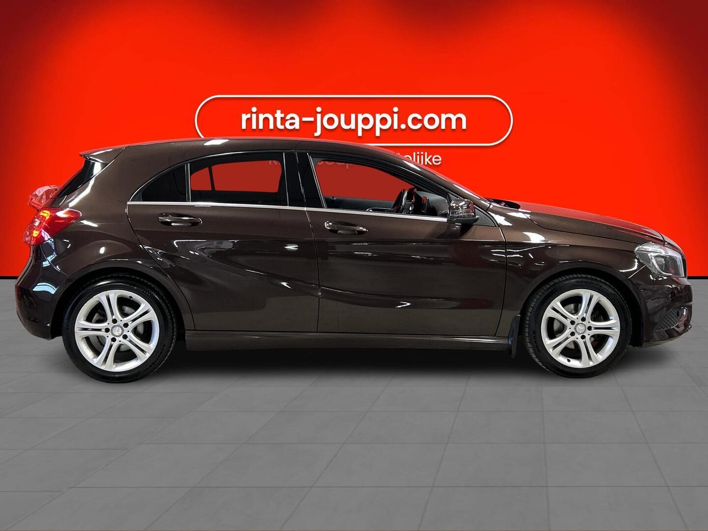 MERCEDES-BENZ A 2015