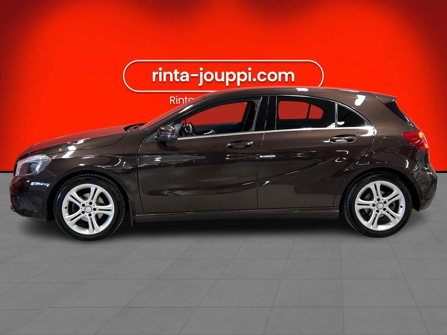 MERCEDES-BENZ A 2015
