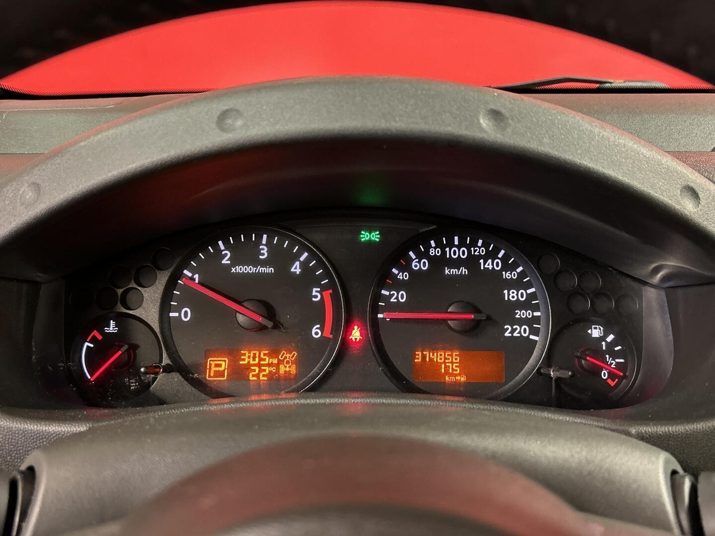 NISSAN Navara 2012