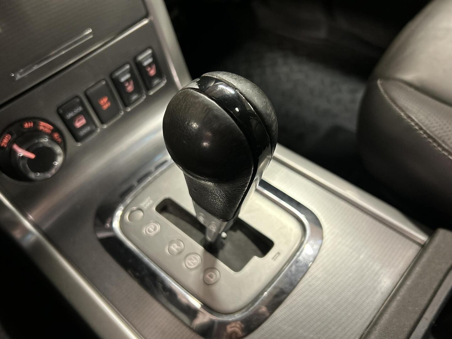 NISSAN Navara 2012