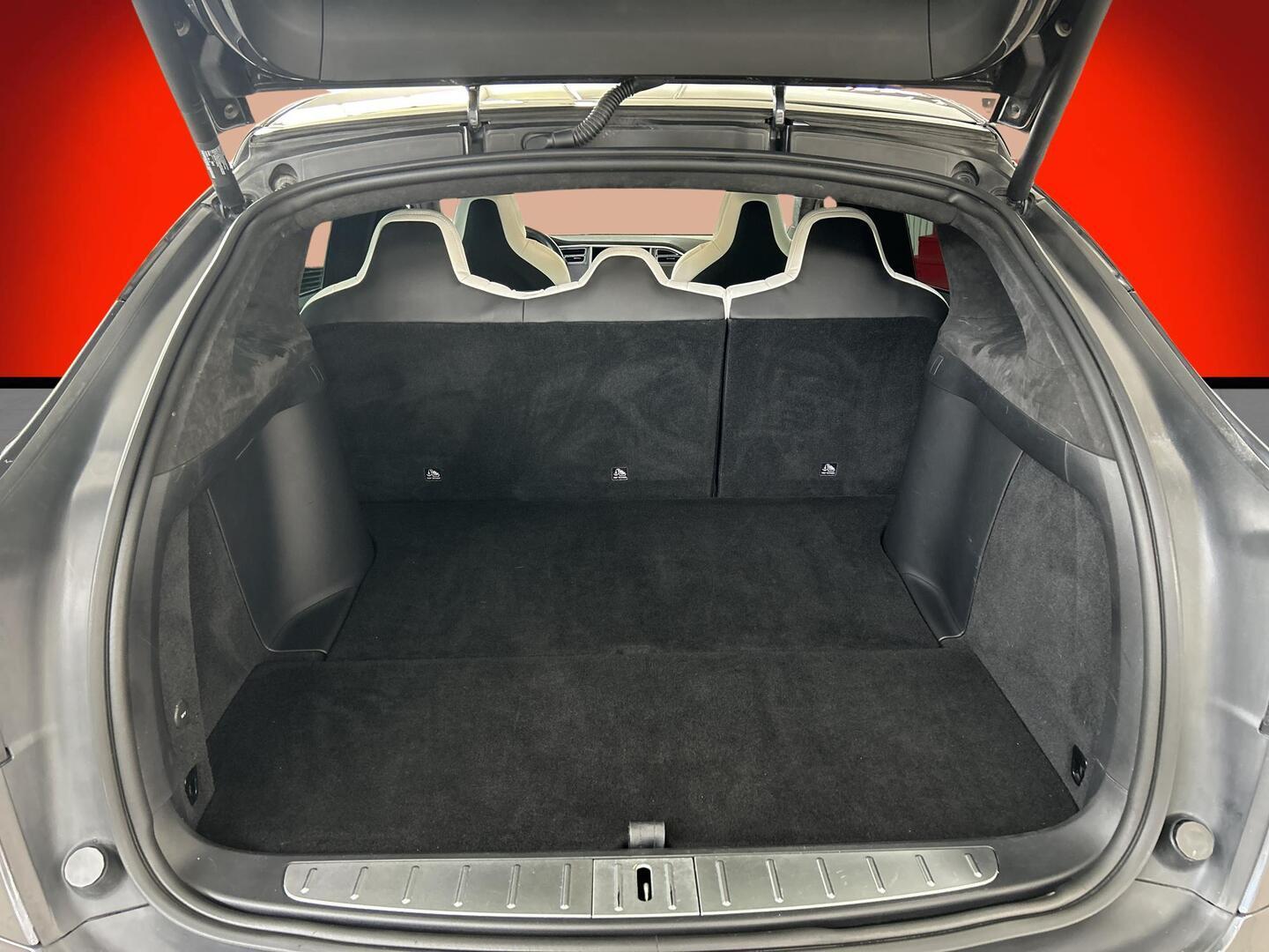 TESLA Model X 2017