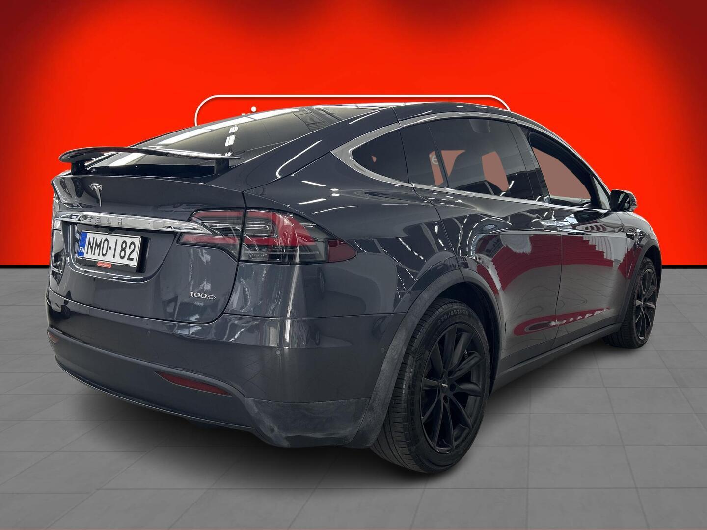 TESLA Model X 2017