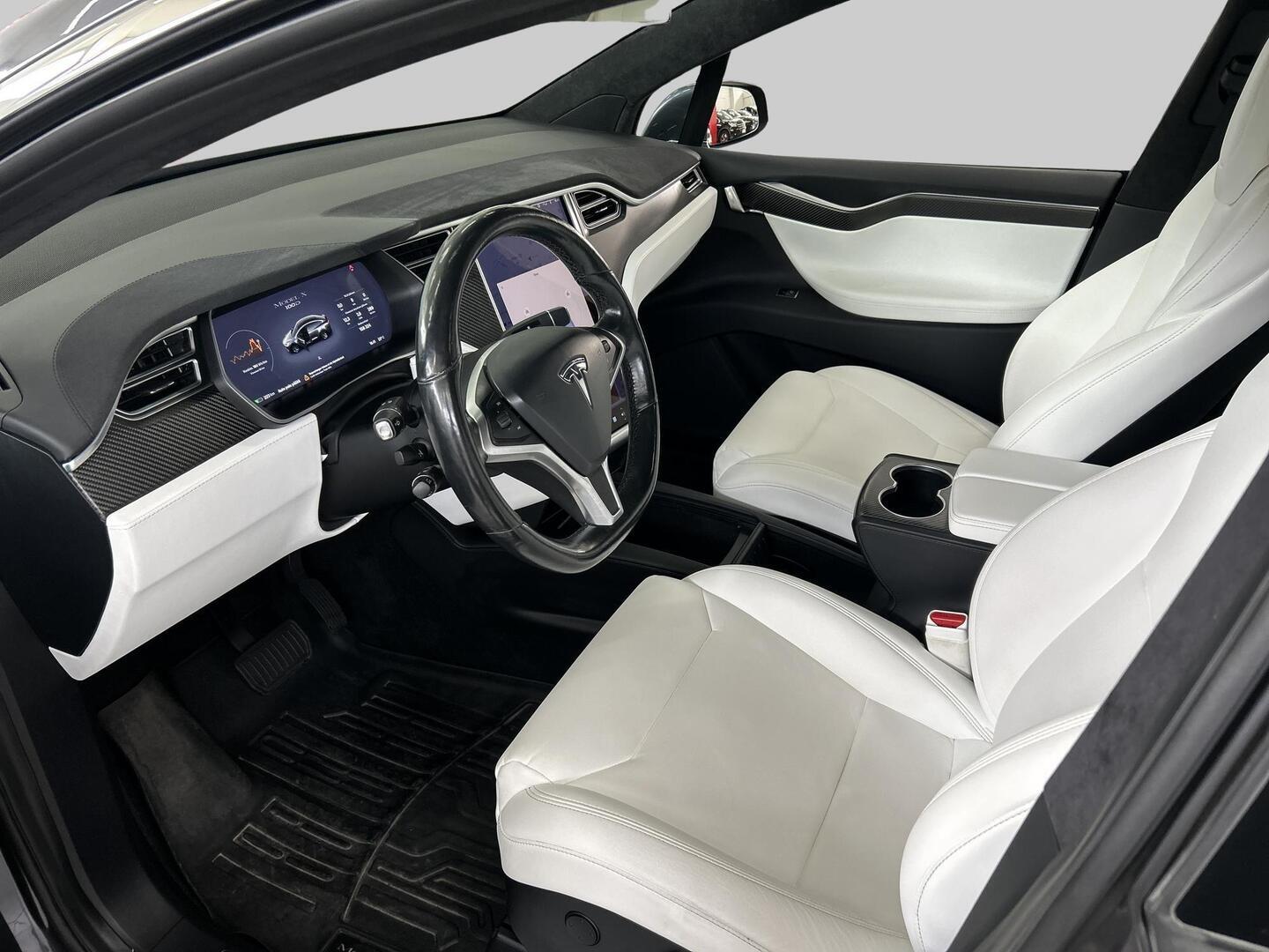 TESLA Model X 2017